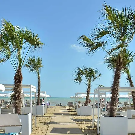 Peaceful With A Huge Terrace - Beahost Apartament