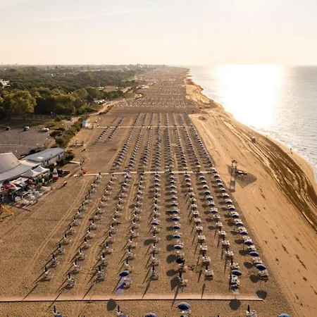 Peaceful With A Huge Terrace - Beahost Apartament Bibione