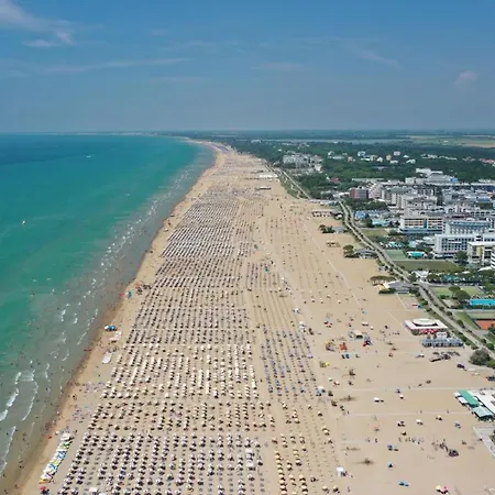 Peaceful With A Huge Terrace - Beahost Bibione